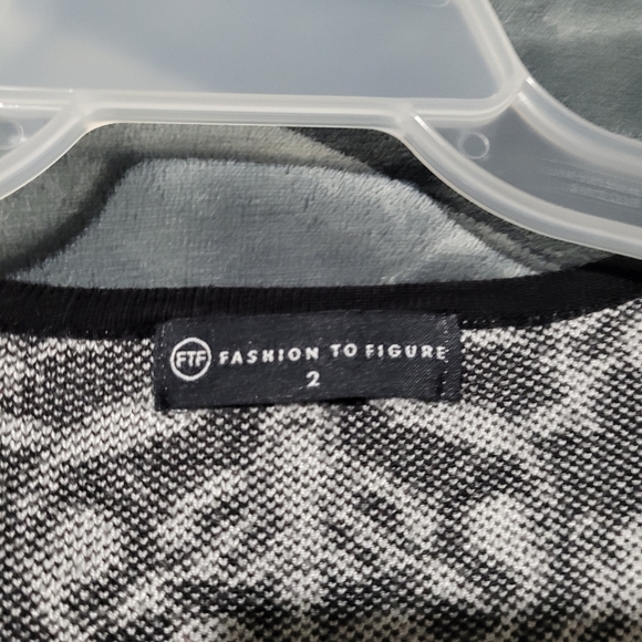 FTF Sweater Dress - SIZE 2 - Picture 4 of 4